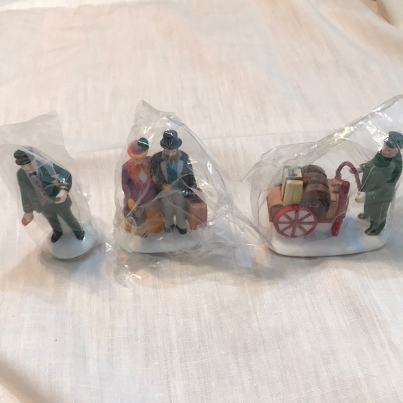 Heritage Village Collection Holiday Travelers NIB - Picture 3 of 6